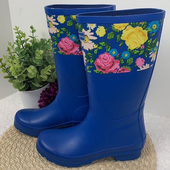 London Fog blue w/floral pattern rubber rain boots, see photos for approx size - Picture 3 of 15